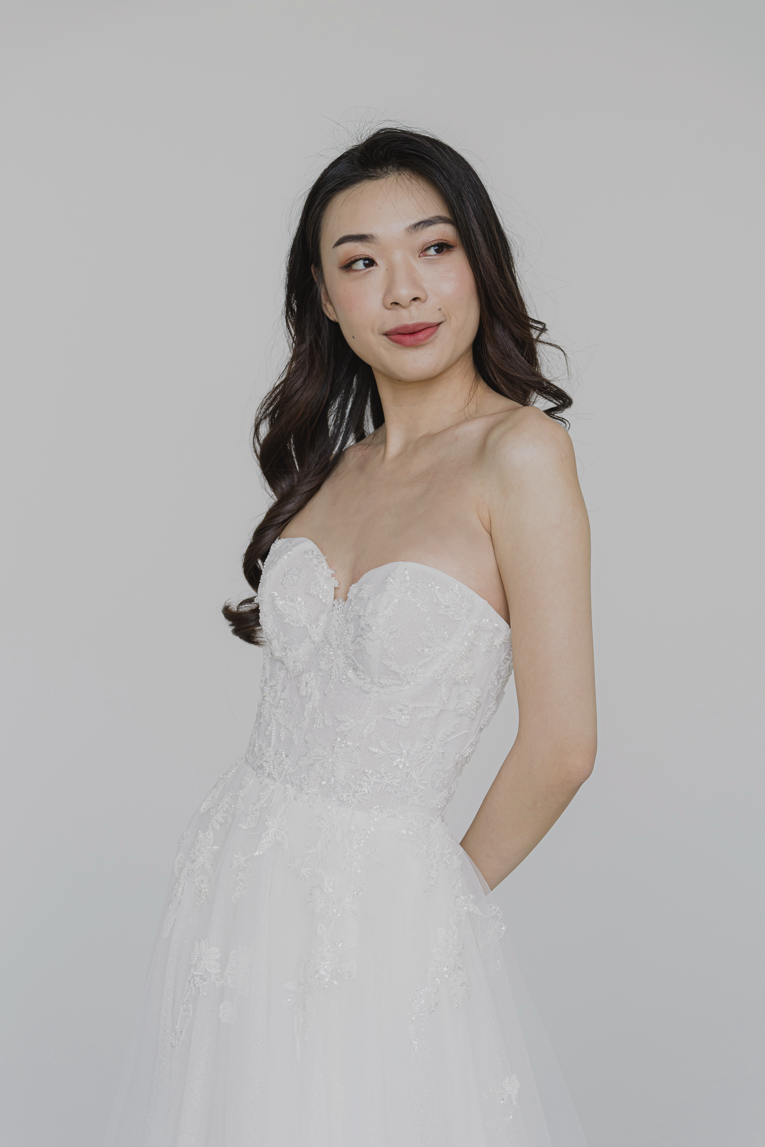 Miriam bridal gown front view with a sweetheart neckline