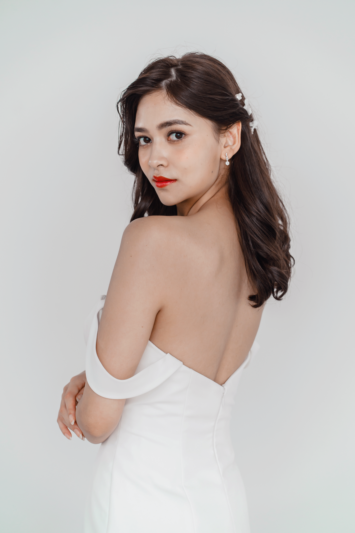 Shalyn bridal gown featuring detachable off-shoulder sleeves