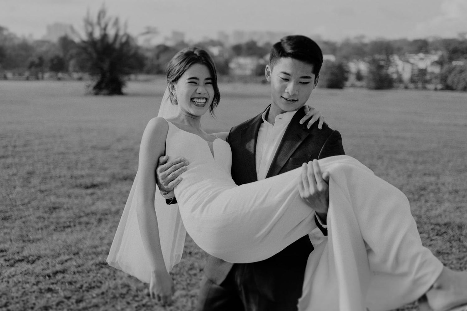 SmittenPixels wedding photography package in collaboration with WeddingCrafters, including bridal gown rental, professional makeup and wedding photography services in Singapore.