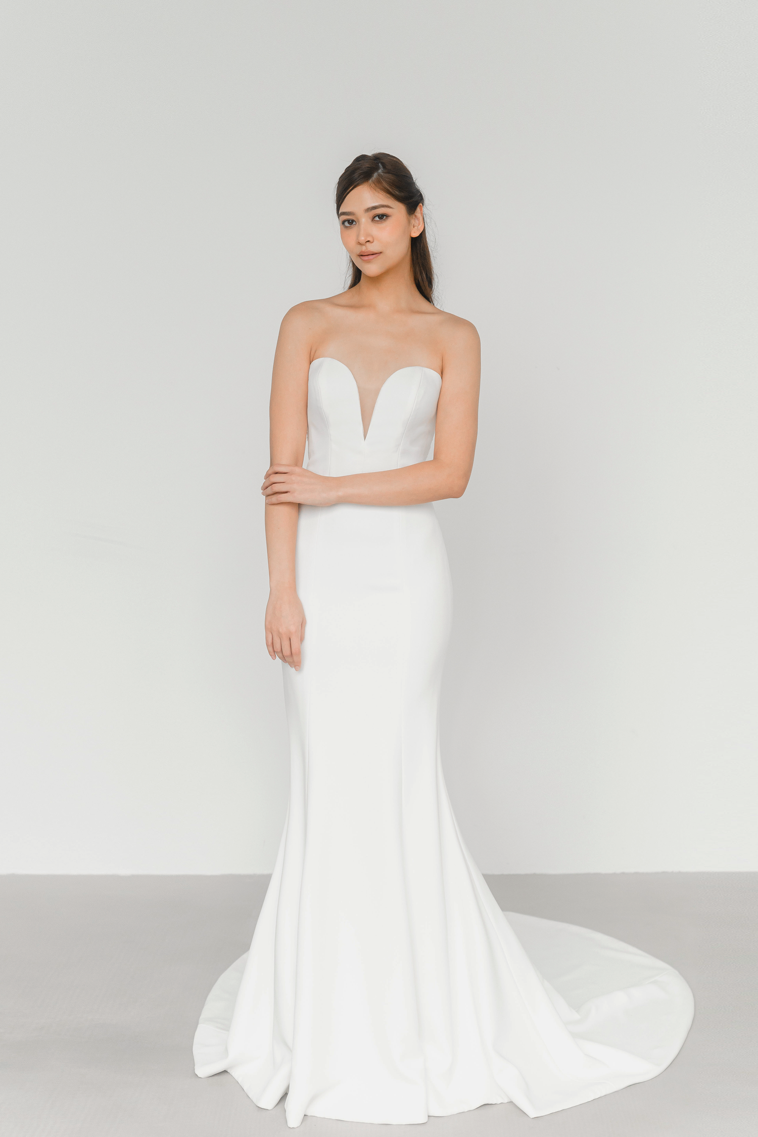 Tammi bridal gown front view with a sweetheart neckline