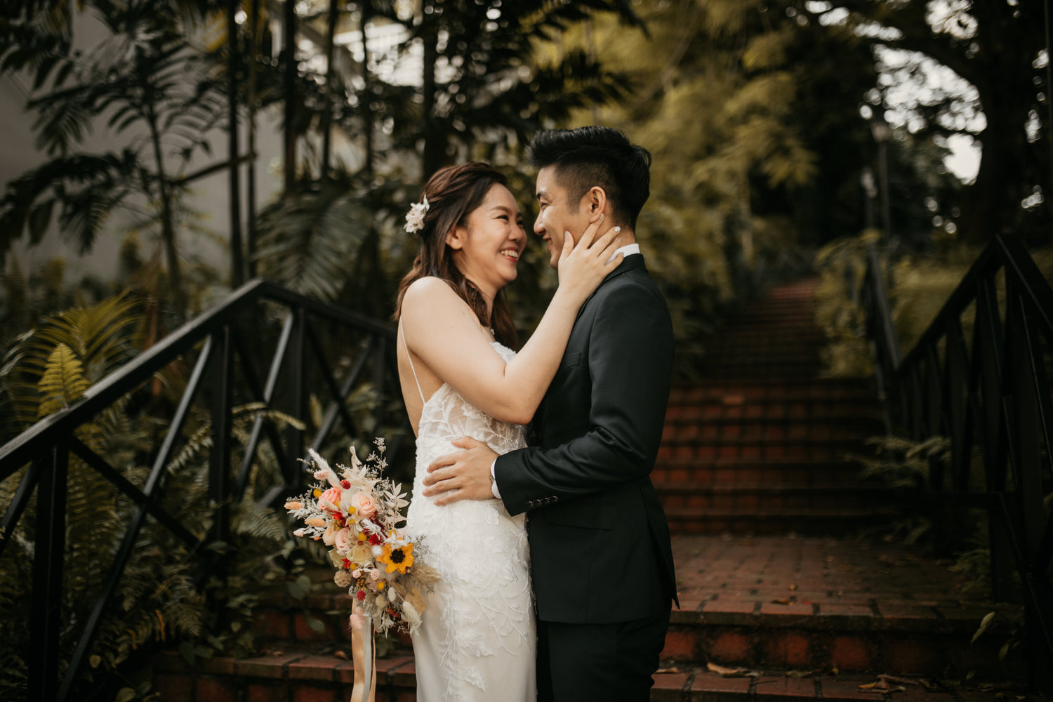 Bridelope wedding photography package in collaboration with WeddingCrafters, including bridal gown rental, professional makeup and photography services in Singapore.
