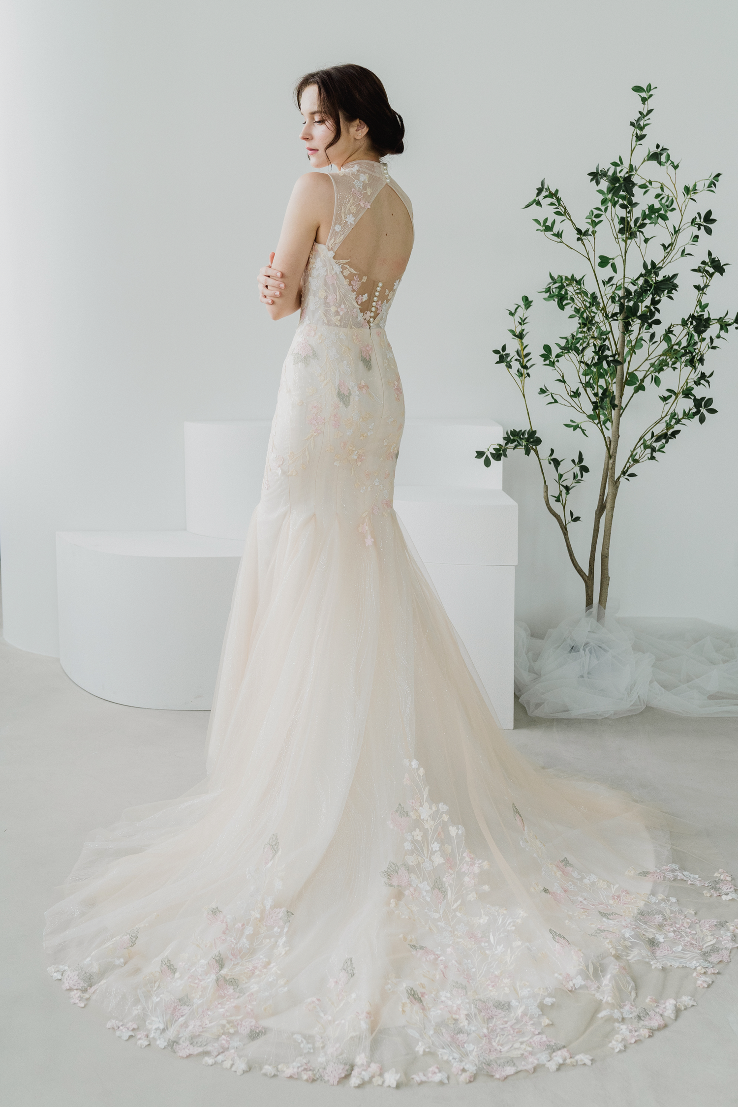 Hana wedding cheongsam side view with a fitted silhouette