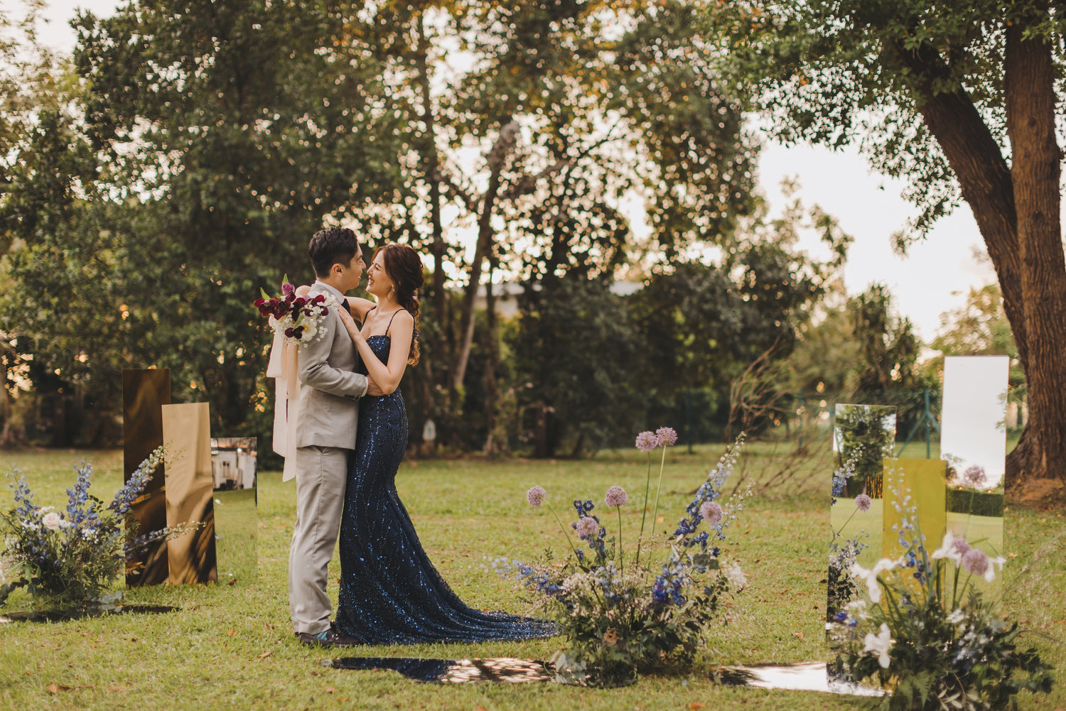 Knotties Frame wedding photography package in collaboration with WeddingCrafters, including bridal gown rental, professional makeup and wedding photography services in Singapore.