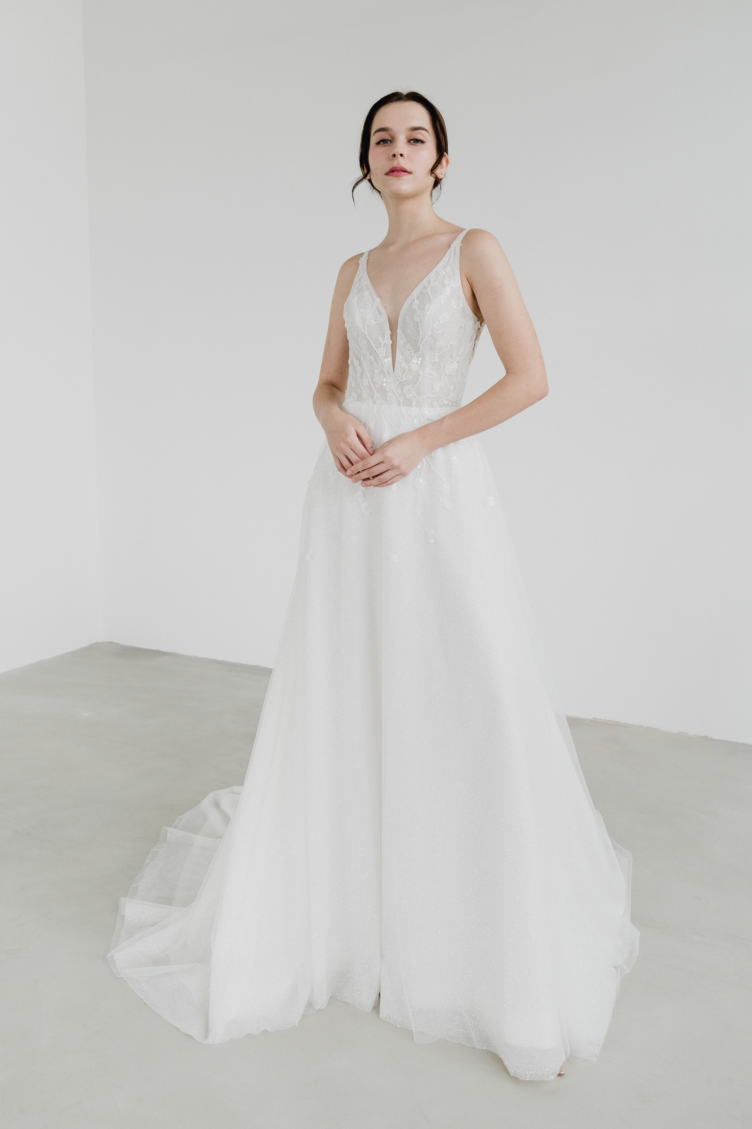 Reimi bridal dress featuring shimmering glitter tulle and beaded lace