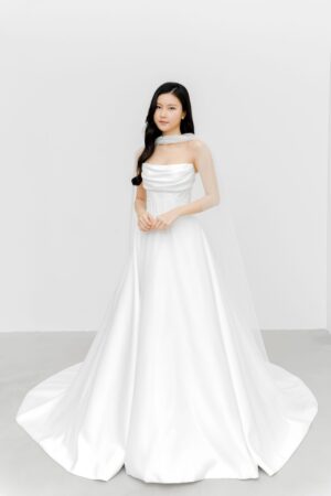 Jovana (w/ Tulle Scarf)